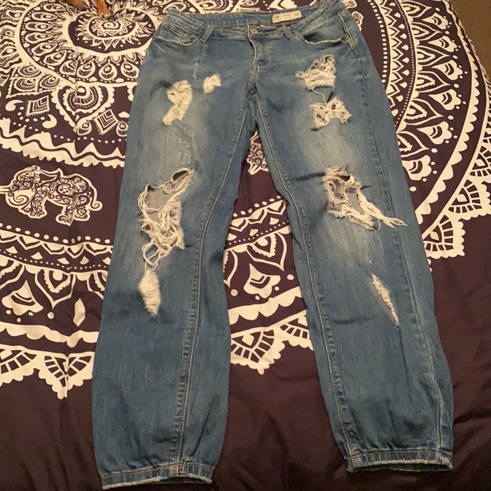 I&M mid-rise Kylie skinny ripped jeans
